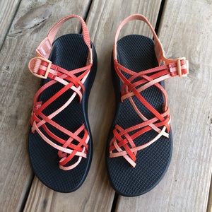 3-strap Chacos